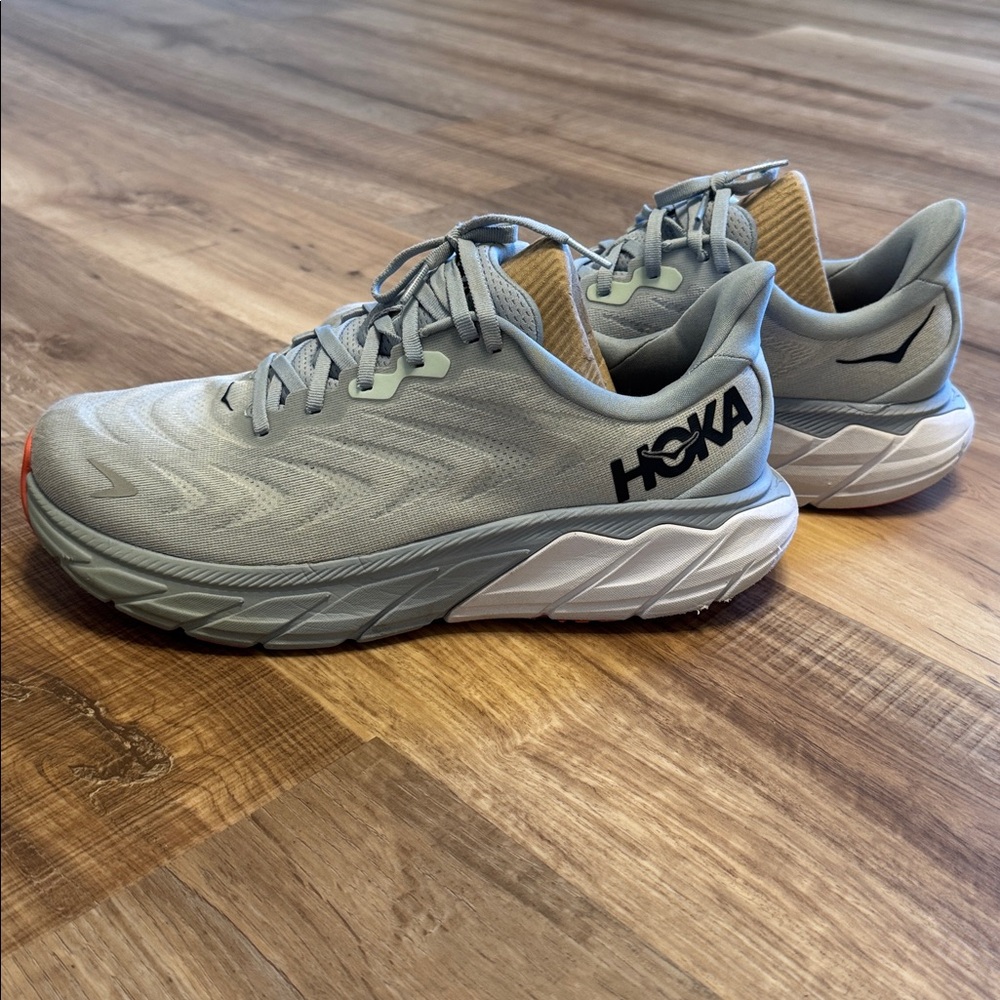 Hoka Arahi 6 women’s 11 / men’s 9.5